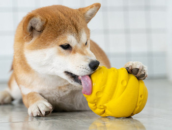 Играчка за кучета в жълт цвят