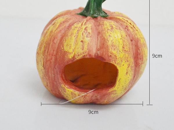 Decor artificial pentru un acvariu de dovleac