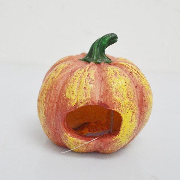 Decor artificial pentru un acvariu de dovleac