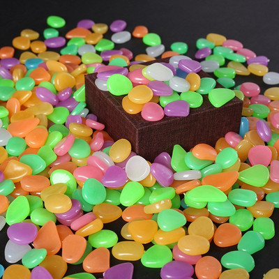 Värvilised kivid akvaariumi kaunistamiseks