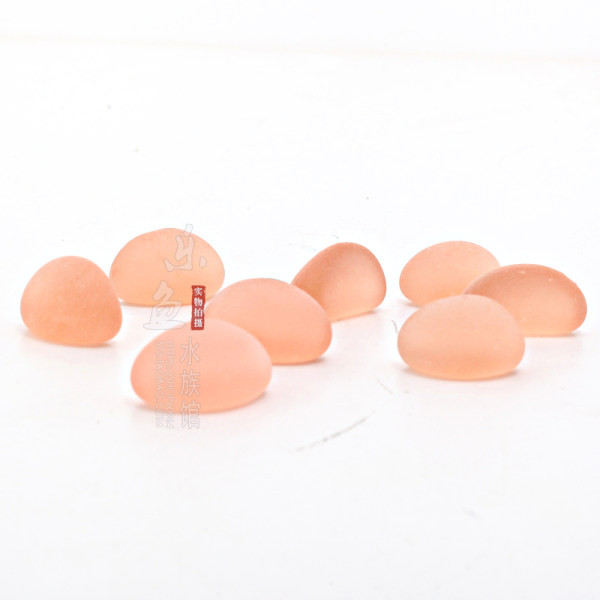 Helendavad kivid akvaariumi kaunistamiseks