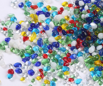 Värvilised kivid akvaariumi kaunistamiseks