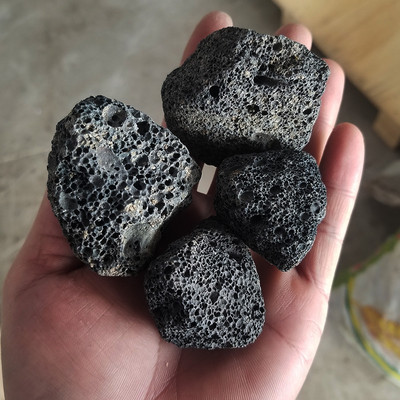 Διακοσμητικές πέτρες για το ενυδρείο σε δύο μοντέλα