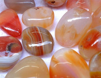 Spalvoti akmenukai akvariumo dekoravimui