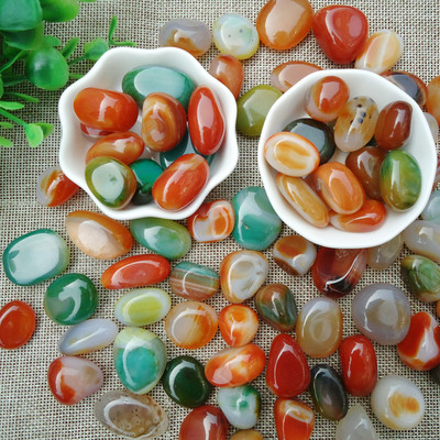 Spalvoti akmenukai akvariumo dekoravimui