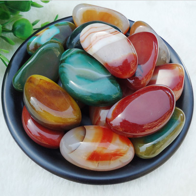 Spalvoti akmenukai akvariumo dekoravimui