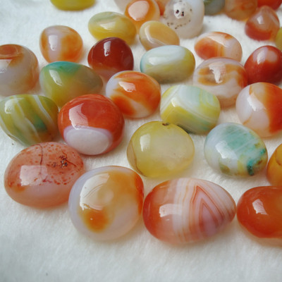 Spalvoti akmenukai akvariumo dekoravimui