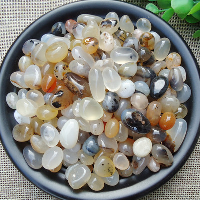 Spalvoti akmenukai akvariumo dekoravimui