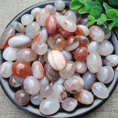 Spalvoti akmenukai akvariumo dekoravimui