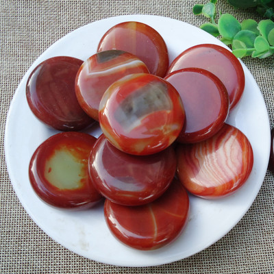 Spalvoti akmenukai akvariumo dekoravimui