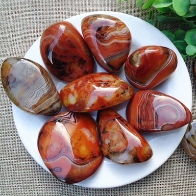 Spalvoti akmenukai akvariumo dekoravimui