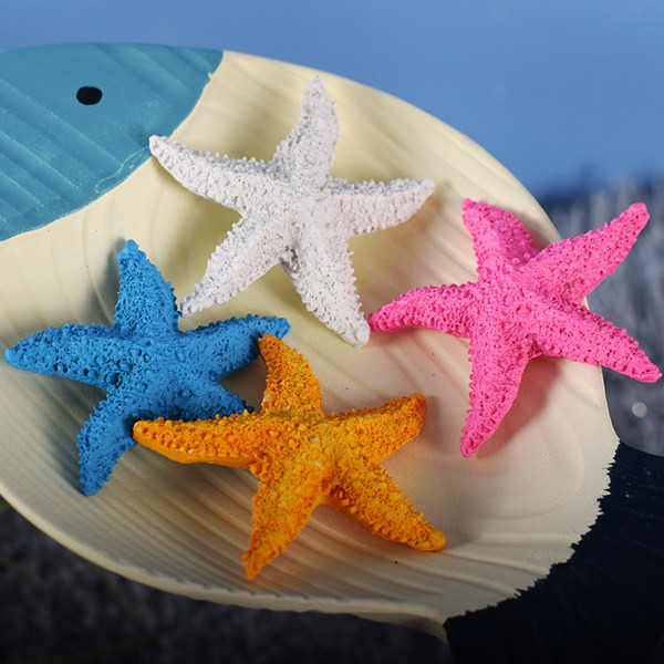 Meritähe kaunistus mitmes värvitoonis