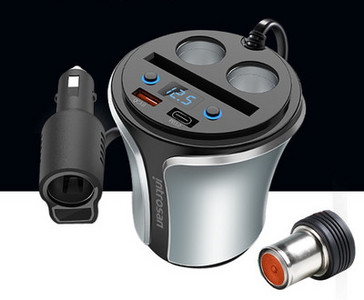 Încărcător pentru brichetă cu trei porturi USB