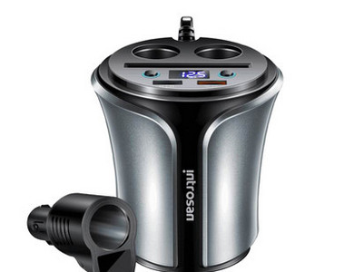 Încărcător pentru brichetă cu trei porturi USB