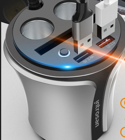 Încărcător pentru brichetă cu trei porturi USB