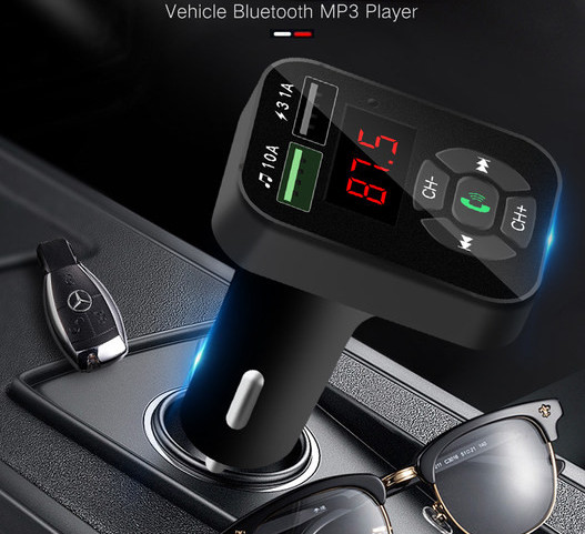 Autosaatja koos Bluetooth vastuvõtjaga kolmes värvitoonis