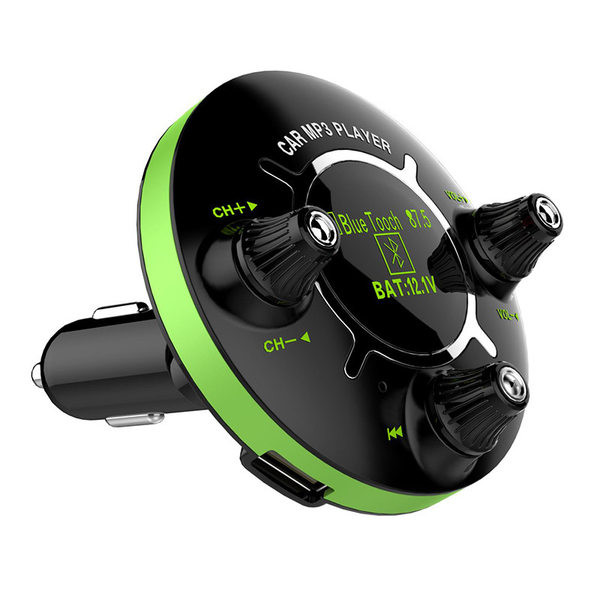 Kolmes värvitoonis autosaatja MP3-mängija ja FM-vastuvõtjaga