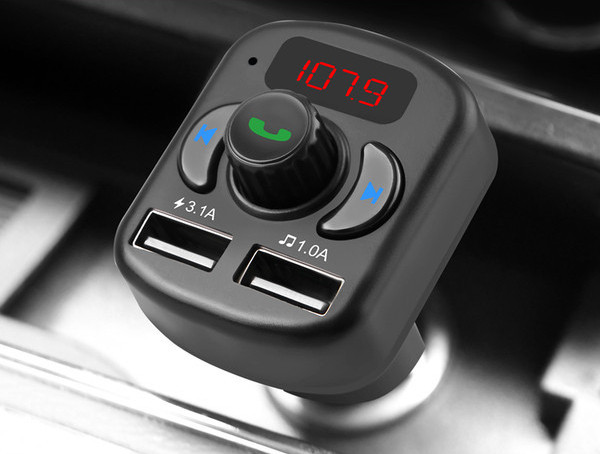 Multifunktsionaalne autosaatja MP3-mängijaga