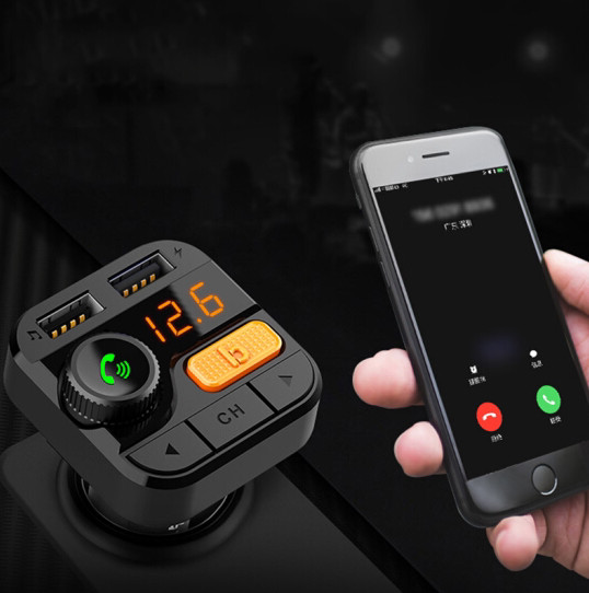 Transmițător USB cu transmițător FM