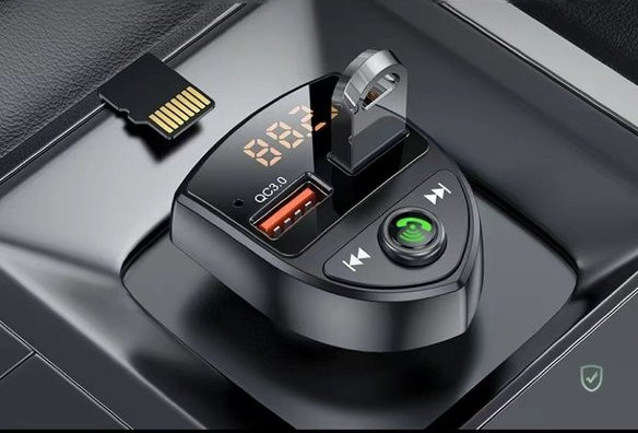 Transmițător USB auto cu Bluetooth