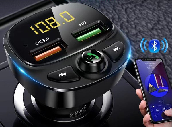 Autosaatja telefonilaadija ja muusikapleieriga