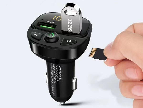 Autosaatja telefonilaadija ja muusikapleieriga