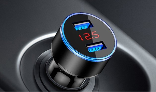 Autosaatja autolaadija ja digikuvariga