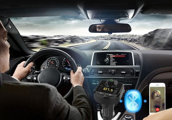 Autosaatja Bluetoothi ja MP3 mängijaga