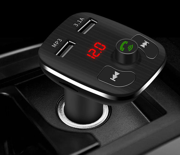 FM transmiter s dvostrukim USB punjačem