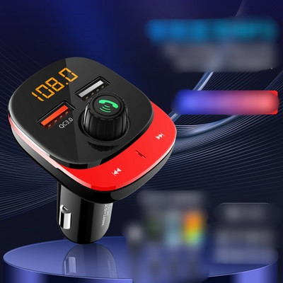 Kolmes värvitoonis USB-adapteriga saatja autole