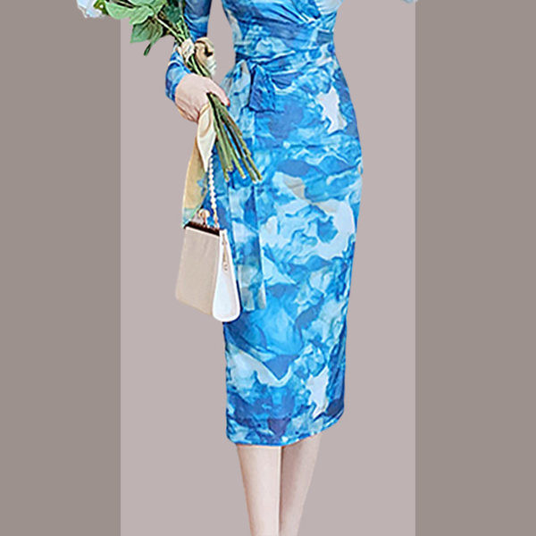 Moodne liibuv pikk spits-kaelusega kleit