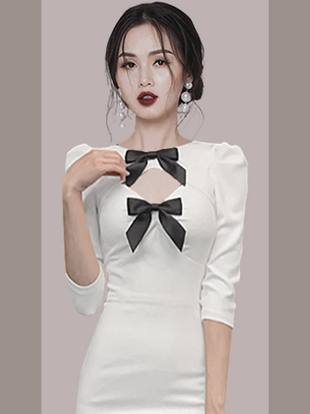 Elegantne naiste kleit puhvis varrukate ja paelaga