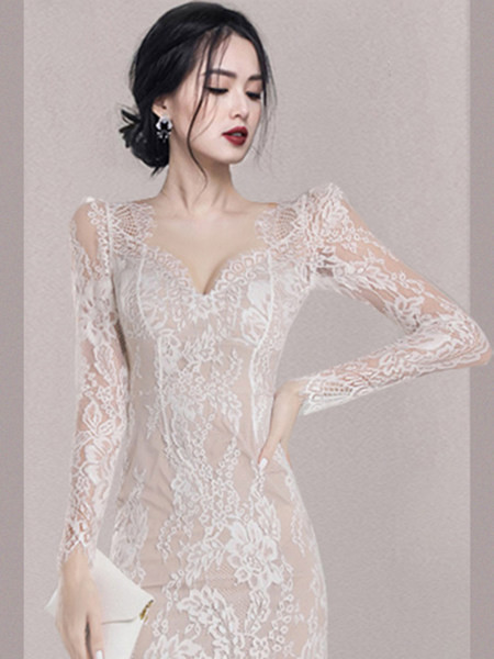 Kahes värvitoonis spitsikaelusega naiste pitskleit