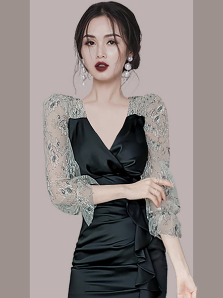 Rochie de dama cu maneci din dantela si decolteu spitz