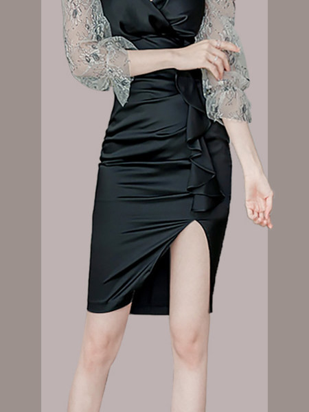 Rochie de dama cu maneci din dantela si decolteu spitz