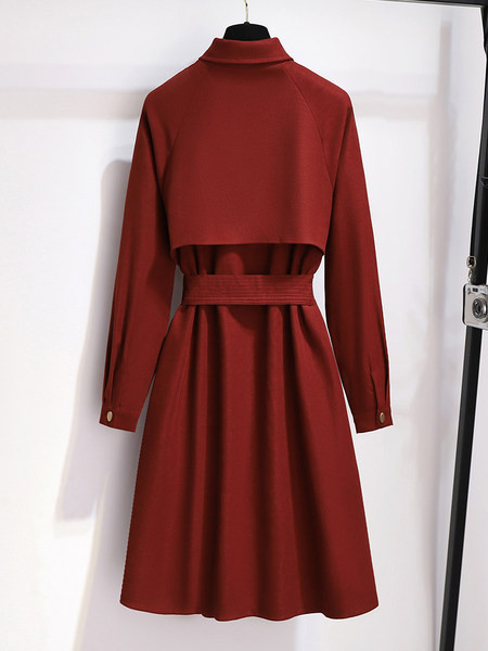 Rochie moderna cu nasturi si guler clasic