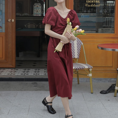 Kohandatud naiste kleit spitsikaelusega ja lipsudega