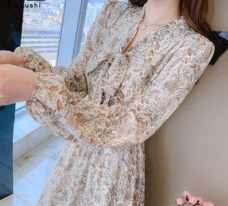 Naiste vabaaja kleit paelaga