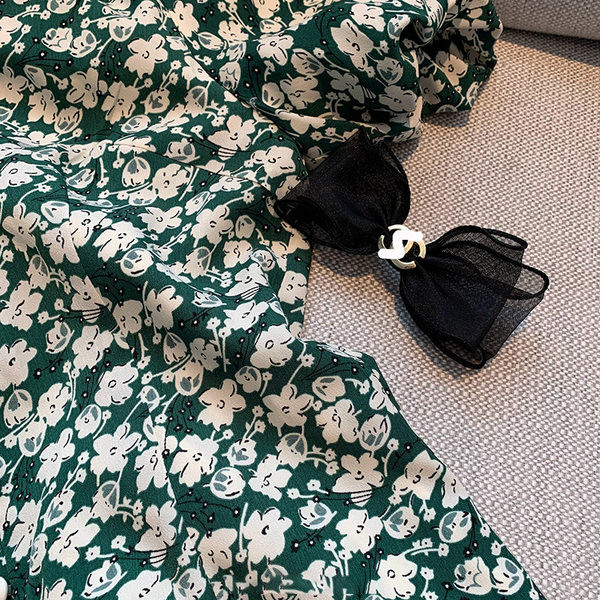 Värviline naiste kleit kaks mudelit