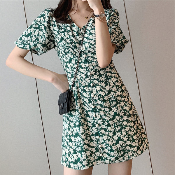 Värviline naiste kleit kaks mudelit