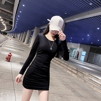 Vabaaja naiste kleit ovaalse kaelusega ja pikkade varrukatega