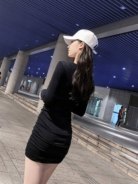 Vabaaja naiste kleit ovaalse kaelusega ja pikkade varrukatega