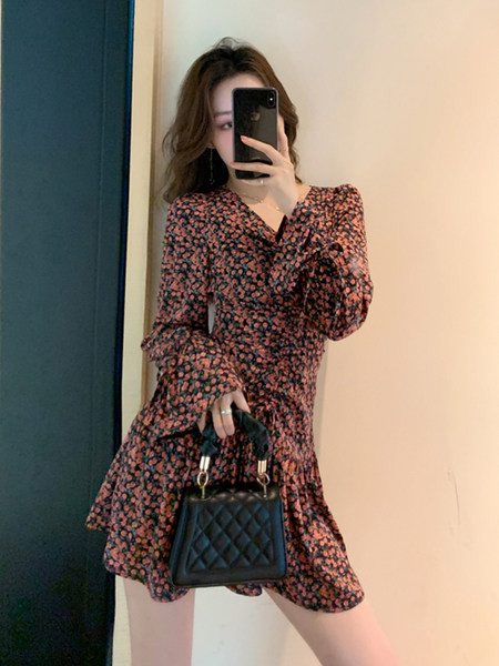 Väljalõigatud mudel naiste kleit spits kaelusega - kaks värvi