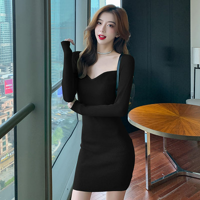 Naiste vabaaja kleit pikkade varrukatega