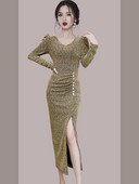 Naiste pikk ovaalse dekoltee ja lõhikuga kleit