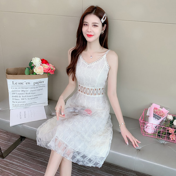 Rochie de dama din dantela cu broderie si bretele subtiri