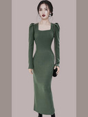 Μακρύ ανοιξιάτικο φόρεμα με τετράγωνη λαιμόκοψη