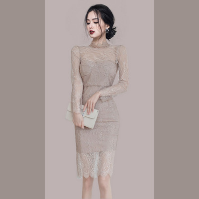 Elegantne pikkade varrukatega liibuv pitskleit