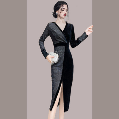 Elegantne naiste sametkleit lõhikuga