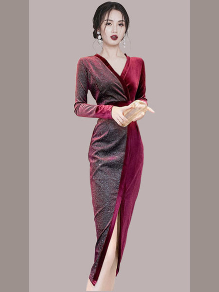 Elegantne naiste sametkleit lõhikuga